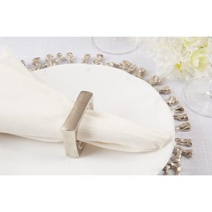 Anneau de serviette carré rétro en métal texturé doré pour la décoration de table - Product Image 4