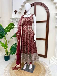Dévoilez un charme sans effort avec notre ensemble Anarkali exclusif 3 pièces – conçu pour le confort et cousu avec élégance. - Product Image 2