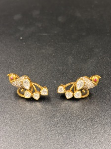 Pendientes de tuerca con forma de pájaro chapados en oro con diamantes talla pera y ojos de doble rubí, joyería clásica para mujer, pendientes de pavo real - Product Image 4