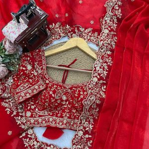 Sari en soie lourde de qualité supérieure avec broderie de fils et de paillettes, et chemisier non cousu assorti, prix de gros par Royal Export - Product Image 4