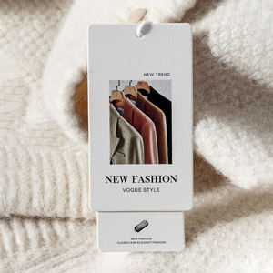 Étiquette volante en carton épais personnalisée avec logo de luxe pour vêtements, t-shirts et articles de mode, en papier recyclé - Product Image 4