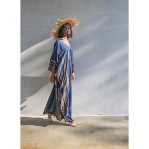 Robe kaftan bleu tie-dye de luxe pour femmes, ample, style plage, tenue bohème, maxi kaftan - Product Image 3