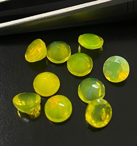 Opale Jaune Naturelle Ronde Brillante Taillée, Pierre Précieuse Irridescence Facettée pour la Fabrication de Bijoux - Product Image 4