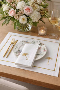 Ensemble de sets de table et serviettes personnalisés en gros, lavables en machine, brodés motif palmier doré, en polyester/lin avec ourlet festonné, pour la maison et les mariages bohèmes - Product Image 4