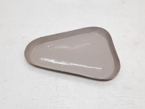 Plateau en bois triangulaire de créateur fait à la main en métal de fer de couleur champignon pour le service de nourriture de mariage et le stockage à la maison taille personnalisée - Product Image 3