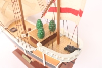 Bateau miniature en bois artisanal écologique ONE PIECE, modèle factice peint avec image de dessin animé pour la décoration de Noël à la maison
