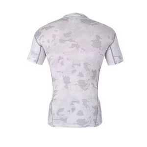เสื้อรัดรูปแขนสั้นสำหรับผู้ชาย พิมพ์ลายแบบซับลิเมชั่น แห้งเร็ว เหมาะสำหรับการฝึก MMA และออกกำลังกายในยิม - Product Image 3