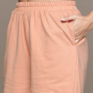 Ensemble de sweat-shirt court pour femmes, couleur pêche, haut court à manches courtes avec short, couleur unie, tenue décontractée d'été, tissu jersey - Product Image 4