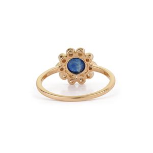 Hermoso Anillo de Oro Amarillo Puro de 14K con Zafiro Azul de Corte Cabujón Inspirado en Flores y Racimo de Diamantes, Proveedor de Joyería - Product Image 6