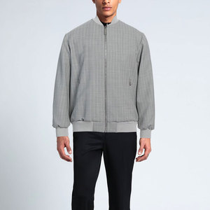 Vestes universitaires pour hommes et femmes, design haut de gamme, broderie chenille personnalisée, vêtements d'extérieur pour l'hiver, en vente - Product Image 2
