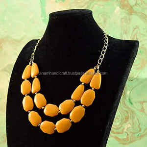 Collier de perles de résine personnalisé de luxe fabriqué à la main de qualité supérieure poli magnifique collier artisanal de perles de résine de mode pour les femmes - Product Image 4