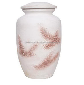 Urna funeraria de metal de estilo americano clásico para cenizas para honrar recuerdos Urna conmemorativa con diseño pulido a precio de mayorista - Product Image 1