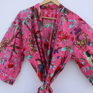 Bata Kimono de Algodón Suave y Transpirable con Estampado de Dibujos Animados Naaz Textile para Mujer, Camisón de Verano Hecho a Mano ODM con Cuello en V y Cintura Elástica - Product Image 1