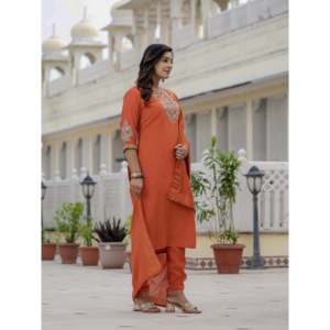 Ensemble élégant pour femmes, Kurti, pantalon et dupatta droits - Product Image 4