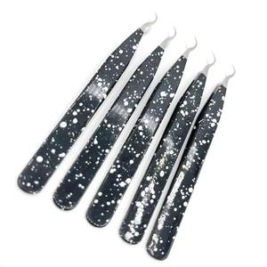 Pinzas de Precisión para Pestañas de Acero Inoxidable con Diseño de Puntos Negros y Punta Suave para Aplicación de Extensiones de Pestañas - Product Image 4