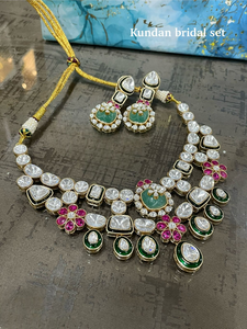 Ensemble de collier de mariée Kundan de qualité supérieure, luxueux, parfait pour les mariages, les tenues de soirée, look élégant, convient à toutes les tenues, léger - Product Image 1