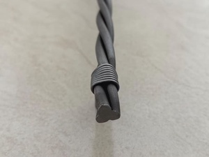 Poignée de portail en fer forgé torsadé, résistante à la rouille et facile à installer – Accessoire de portail en fer forgé thermolaqué - Product Image 5