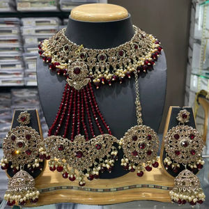 Conjunto de Collar Gargantilla Étnico Chapado en Oro Vintage de Cobre con Pendientes y Maang Tikka, Hecho a Mano, de Moda, para Boda y Compromiso - Product Image 1