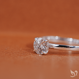 Bague de fiançailles solitaire en diamant de laboratoire taille ronde 0,50 ct, certifiée IGI, en or massif 10 carats, avec halo caché, pour mariage et anniversaire - Product Image 3