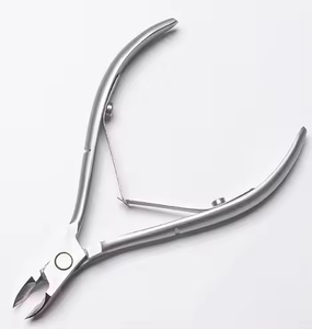 Coupe-cuticules professionnel en acier inoxydable à lame courbée, coupe-ongles à large ouverture, outil durable pour les doigts et les orteils - Product Image 3