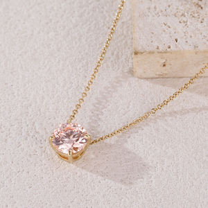 Exquisito colgante de diamante redondo cultivado en laboratorio, certificado por IGI, con cuatro puntas, en oro amarillo, oro rosa, oro blanco o plata, con cadena a juego. - Product Image 3