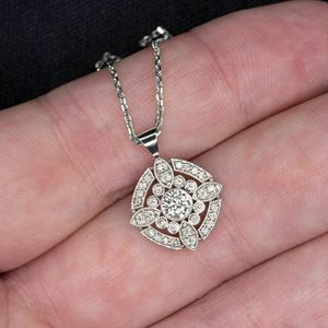 Colgante de Plata de Ley con Moissanita de Corte Redondo, Estilo Bonito, para Mujer, para Fiestas y Ocasiones Especiales - Product Image 2
