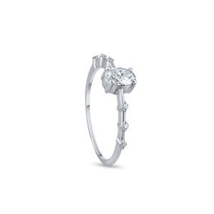 Anillo de compromiso de diamante ovalado de oro amarillo de 14 quilates Purecarat elegante y lujoso - Product Image 6