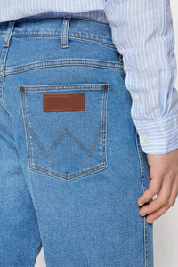 Shorts Bermuda en jean pour homme, taille mi-haute, bleu uni, en coton, style décontracté, avec boutons et poches, finition délavée - Product Image 5