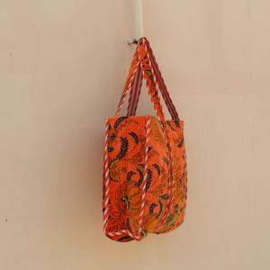 กระเป๋าโท้ทผ้าฝ้ายลายทางสีน้ำเงินทำมือ พิมพ์ลายผลไม้ ขนาดกลาง สายสะพายยาว ปิดซิป ใช้ซ้ำได้สำหรับใส่ของช้อปปิ้ง - Product Image 4