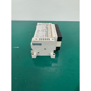 Collecteur de vannes solénoïdes SMC (VQ1200NY-5-X35 * 10EA) VV5Q11-10-DAI00264, collecteur de vannes solénoïdes d'occasion, Legacy Semiconductor - Product Image 1