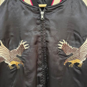 Chaqueta Sukajan clásica con acabado de seda de la mejor calidad, material suave y ajuste cómodo para uso diario. - Product Image 3