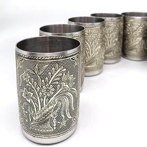 Juego de vaso de jugo de agua decorativo de diseño Floral oxidado de acero inoxidable de Calidad única para regalo de devolución de hogar estilo tradicional - Product Image 5