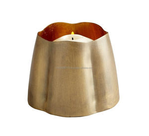 Soporte votivo de metal de diseño antiguo con encanto rústico con atractivo duradero para decoración navideña y reuniones íntimas - Product Image 5