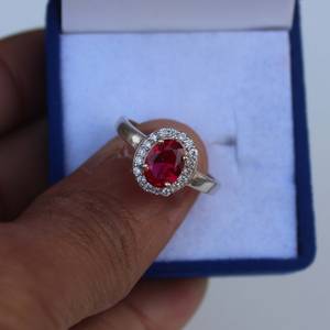 แหวนเงินแท้ประดับทับทิมรูปไข่ แหวนหมั้นประจำเดือนกรกฎาคม ของขวัญเครื่องประดับอัญมณีสำหรับเธอ - Product Image 3