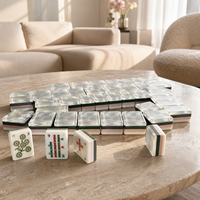 Jeu de Mahjong américain personnalisé à effet coquille irisée, tuiles de Mahjong en acrylique premium à 4 couches, design à bords rose et vert, 160 pièces