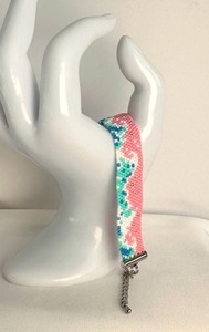 Pulsera de cuentas hecha a mano con patrón rosa, azul y verde, regalo de joyería exquisito y moderno - Product Image 2