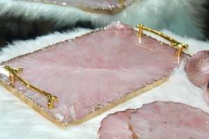 Plateau de service en résine artisanale TIMELESS CRAFT, thème quartz rose, avec bord peint en or, taille personnalisée, décoration de table - Product Image 4
