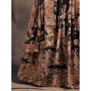 Lehenga choli เทศกาลผ้าโปร่งพิมพ์ลายดอกไม้สีดำ - Product Image 2