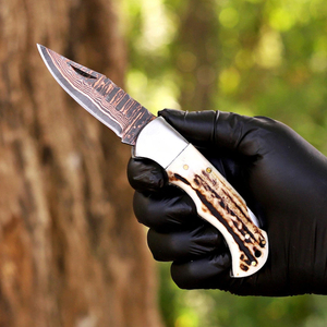 Cuchillo Plegable Personalizable con Hoja de Cobre Damasco, Mango de Asta de Ciervo y Funda de Cuero, Cuchillo de Caza de Bolsillo EDC San Mai Personalizado - Product Image 4