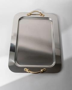 Plateau de service en métal au design unique pour la maison, la cuisine, les restaurants, la restauration, les buffets et l'utilisation quotidienne dans le secteur de la restauration, à un prix raisonnable - Product Image 1