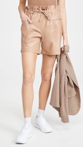 Short en cuir végétalien brillant imprimé blanc uni course pour femmes Short de sport tissé personnalisé 100% Shorts - Product Image 3