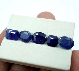 พลอยไพลินสีน้ำเงินธรรมชาติ 17.30 กะรัต รูปทรงผสม แบบเม็ดเดี่ยว ได้รับการรับรองสำหรับทำเครื่องประดับ HAYAAT GEMS TGH-205 6.80-10x7 มม. - Product Image 6