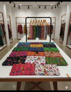 Vestidos para Niñas en Tela Popelina Peinada, Ligera, Transpirable, Orgánica y Ecológica, con Estampado de Aves Multicolores, Estilo Liso - Product Image 2