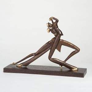 Sculpture contemporaine en aluminium coulé conçue pour apporter une élégance sculpturale et un équilibre artistique aux intérieurs modernes - Product Image 5