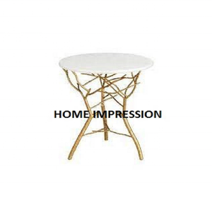 Table basse de luxe la plus chic avec plateau en marbre blanc et support plaqué or à prix flexible - Product Image 1