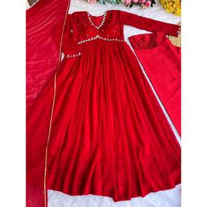ชุดเดรสผ้าจอร์เจียสำหรับงานปักเย็บสีแดง - Product Image 1
