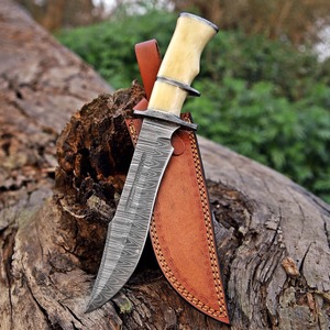 Couteau de chasse Bowie à pointe tombante en acier Damas fait main, avec lame droite, manche en os et étui en cuir, personnalisable ODM/OEM - Product Image 3