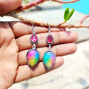Boucles d'oreilles en quartz arc-en-ciel et grenat, plaquées argent sterling, bijoux en pierres précieuses faits à la main, cadeau pour femme, boucles d'oreilles tendance - Product Image 1