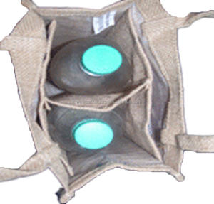 Bolsa de regalo de yute con mango de bambú de tamaño mediano al por mayor, superventas, embalaje de exhibición de ventana de arpillera geométrica para tres botellas de vino - Product Image 4