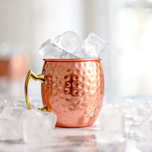 Mug à Moscow Mule en cuivre martelé avec revêtement en acier inoxydable, tasse à cocktail, mug à bière en métal avec poignée dorée pour bar - Product Image 1